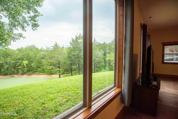 $3,800 | 2499 Jim Henry Road, Dandridge, TN 37725