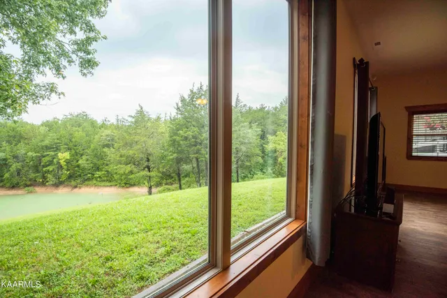 $3,800 | 2499 Jim Henry Road, Dandridge, TN 37725