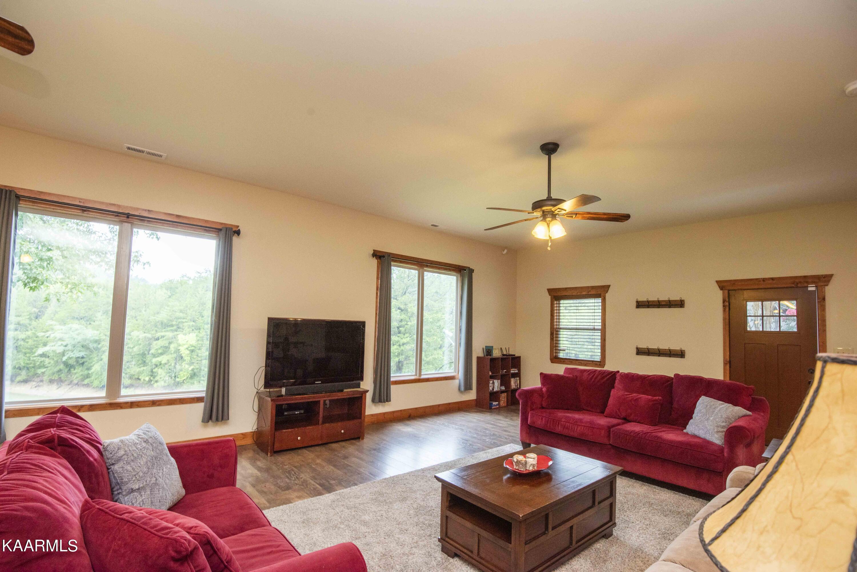 2499 Jim Henry Road Dandridge, TN 37725 - Photo 13 of 58 13_1