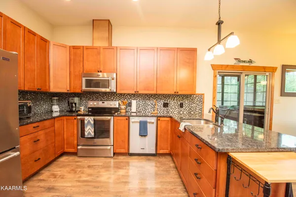 $3,800 | 2499 Jim Henry Road, Dandridge, TN 37725