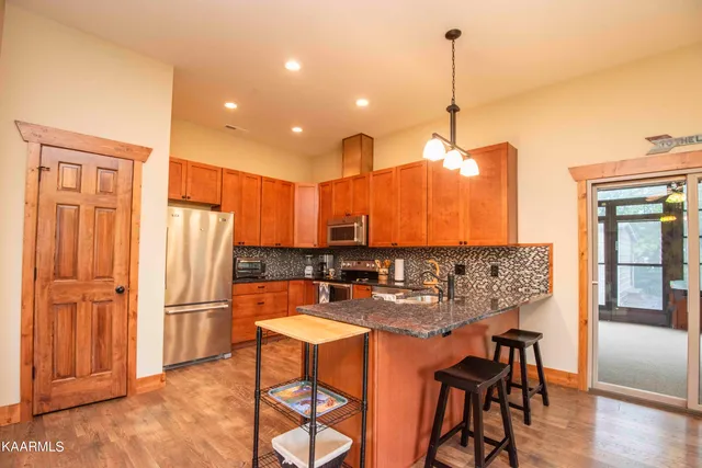 $3,800 | 2499 Jim Henry Road, Dandridge, TN 37725