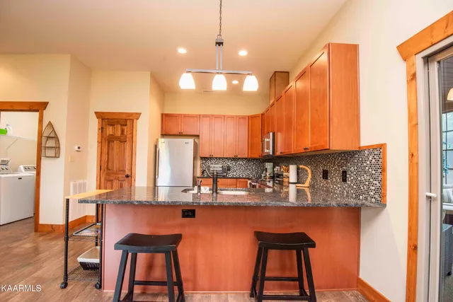 $3,800 | 2499 Jim Henry Road, Dandridge, TN 37725