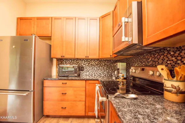 $3,800 | 2499 Jim Henry Road, Dandridge, TN 37725