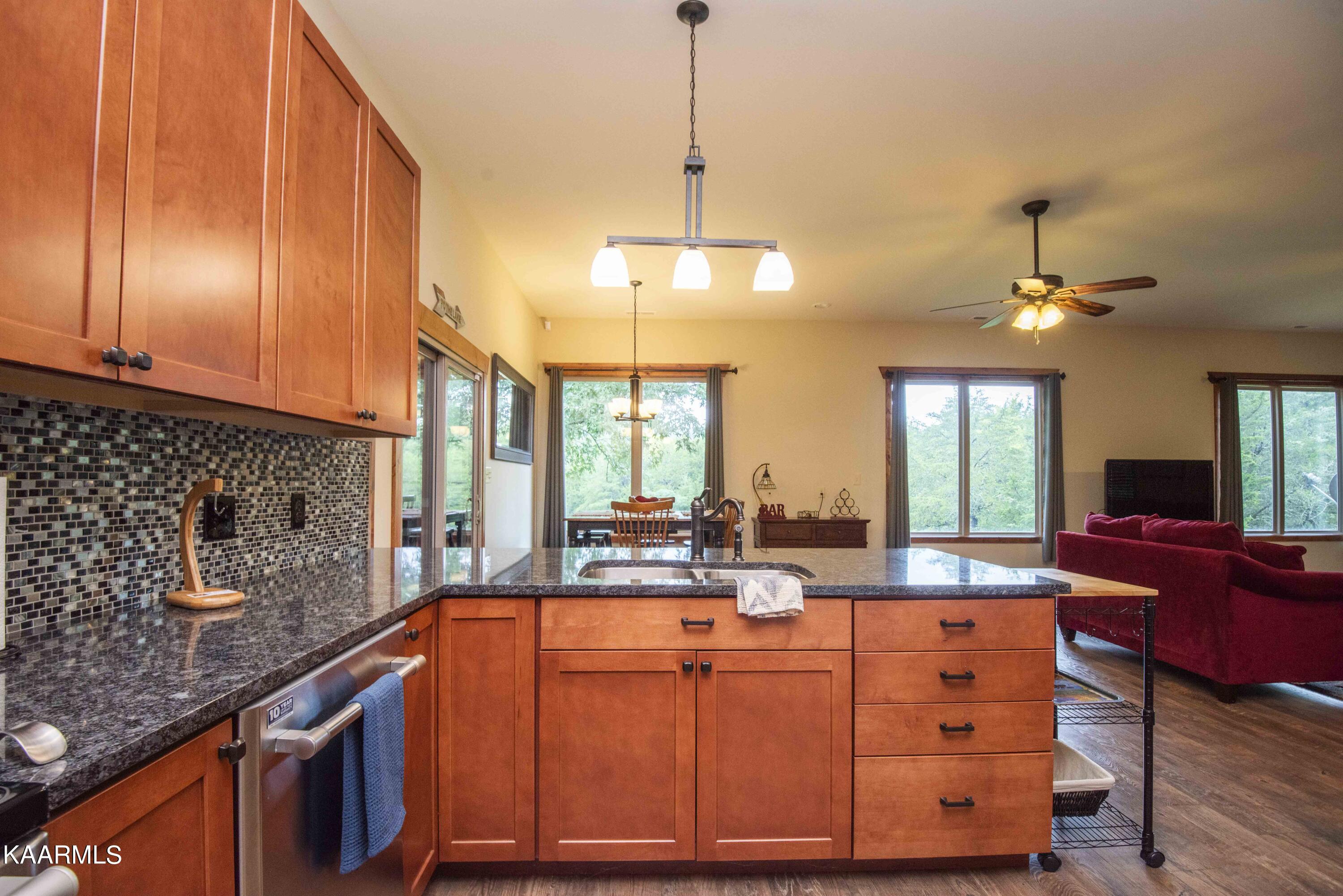 2499 Jim Henry Road Dandridge, TN 37725 - Photo 18 of 58 18_1