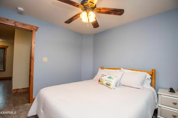 $3,800 | 2499 Jim Henry Road, Dandridge, TN 37725