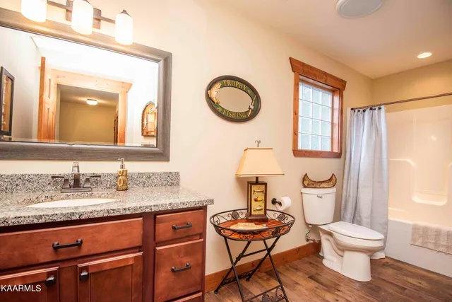 $3,800 | 2499 Jim Henry Road, Dandridge, TN 37725