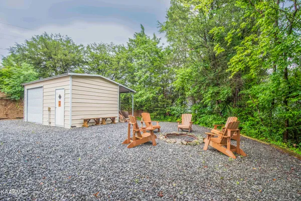 $3,800 | 2499 Jim Henry Road, Dandridge, TN 37725