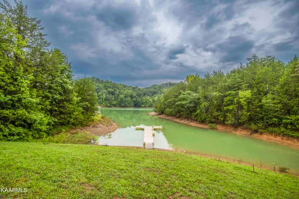 $3,800 | 2499 Jim Henry Road, Dandridge, TN 37725