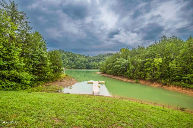 $3,800 | 2499 Jim Henry Road, Dandridge, TN 37725