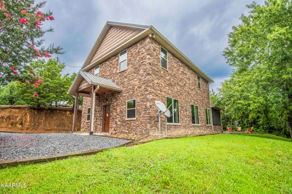 $3,800 | 2499 Jim Henry Road, Dandridge, TN 37725