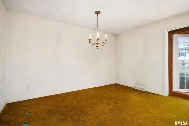 $235,900 | 5824 North Imperial Drive, Peoria, IL 61614