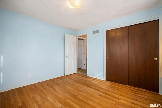 $235,900 | 5824 North Imperial Drive, Peoria, IL 61614