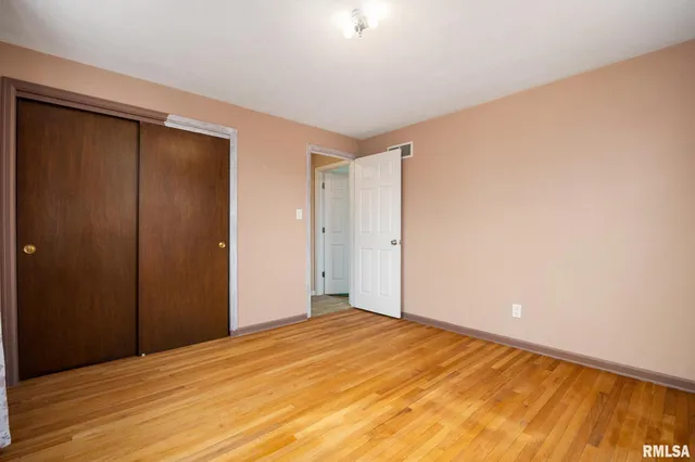 $235,900 | 5824 North Imperial Drive, Peoria, IL 61614