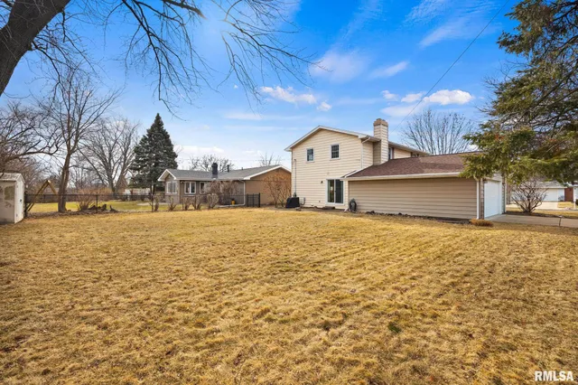 $235,900 | 5824 North Imperial Drive, Peoria, IL 61614