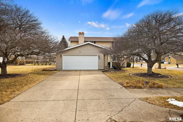 $235,900 | 5824 North Imperial Drive, Peoria, IL 61614