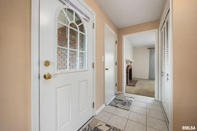 $235,900 | 5824 North Imperial Drive, Peoria, IL 61614