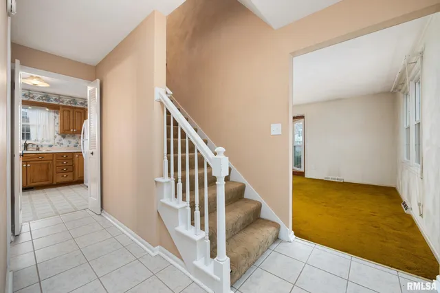 $235,900 | 5824 North Imperial Drive, Peoria, IL 61614