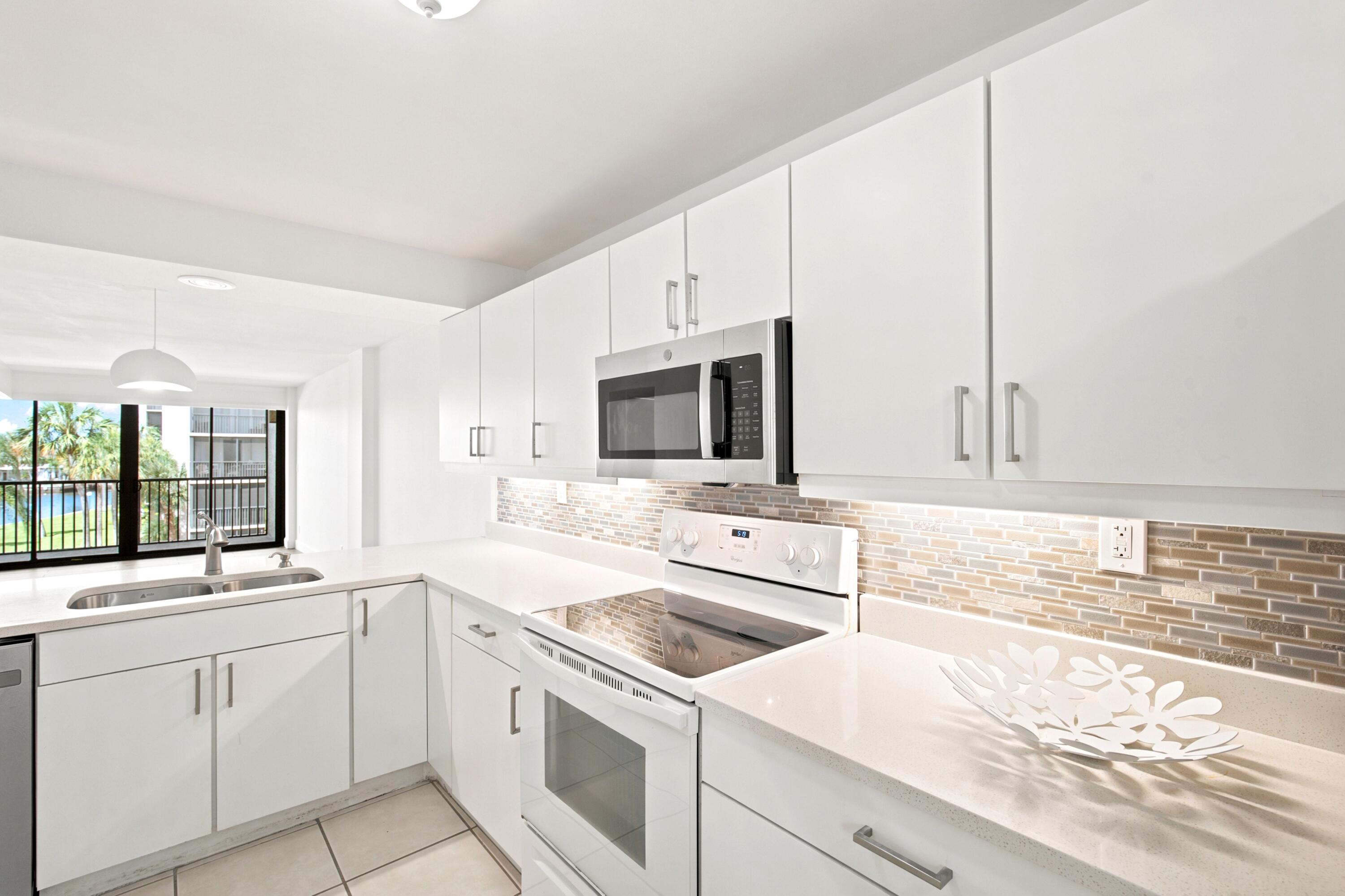 8 Royal Palm Way, Unit 3020 Boca Raton, FL 33432 - Photo 9 of 37 014_00014_659