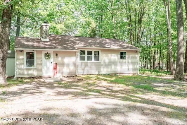 $275,000 | 250 Stillwater Drive, Pocono Summit, PA 18346