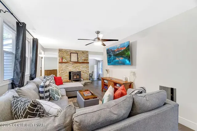 $264,000 | 250 Stillwater Drive, Pocono Summit, PA 18346