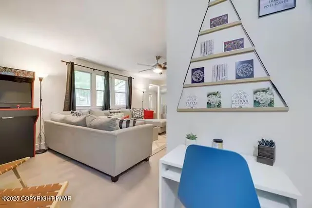 $264,000 | 250 Stillwater Drive, Pocono Summit, PA 18346