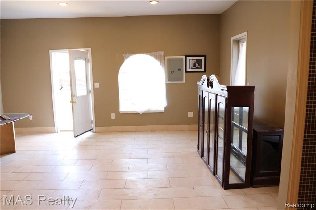 21420 Orchard Lake Road Farmington, MI 48336 - Photo 25 of 27