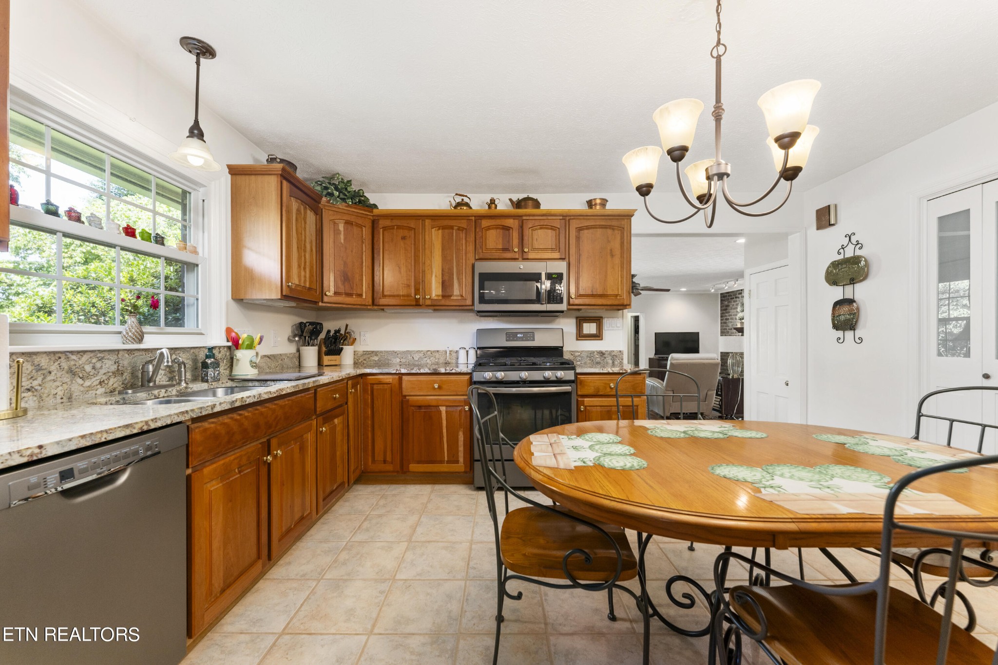 760 Meadow Road Greenback, TN 37742 - Photo 8 of 21 Gallery Image 8