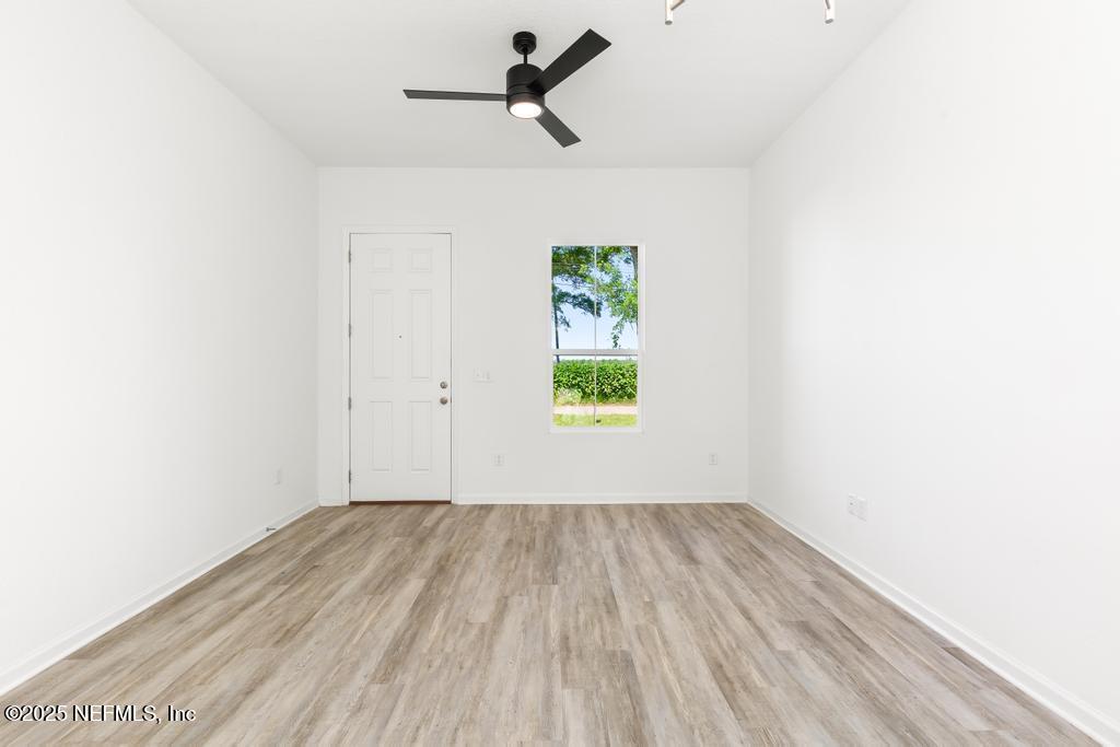187 Cougar Road Jacksonville, FL 32220 - Photo 10 of 44 11081 Joel St-9