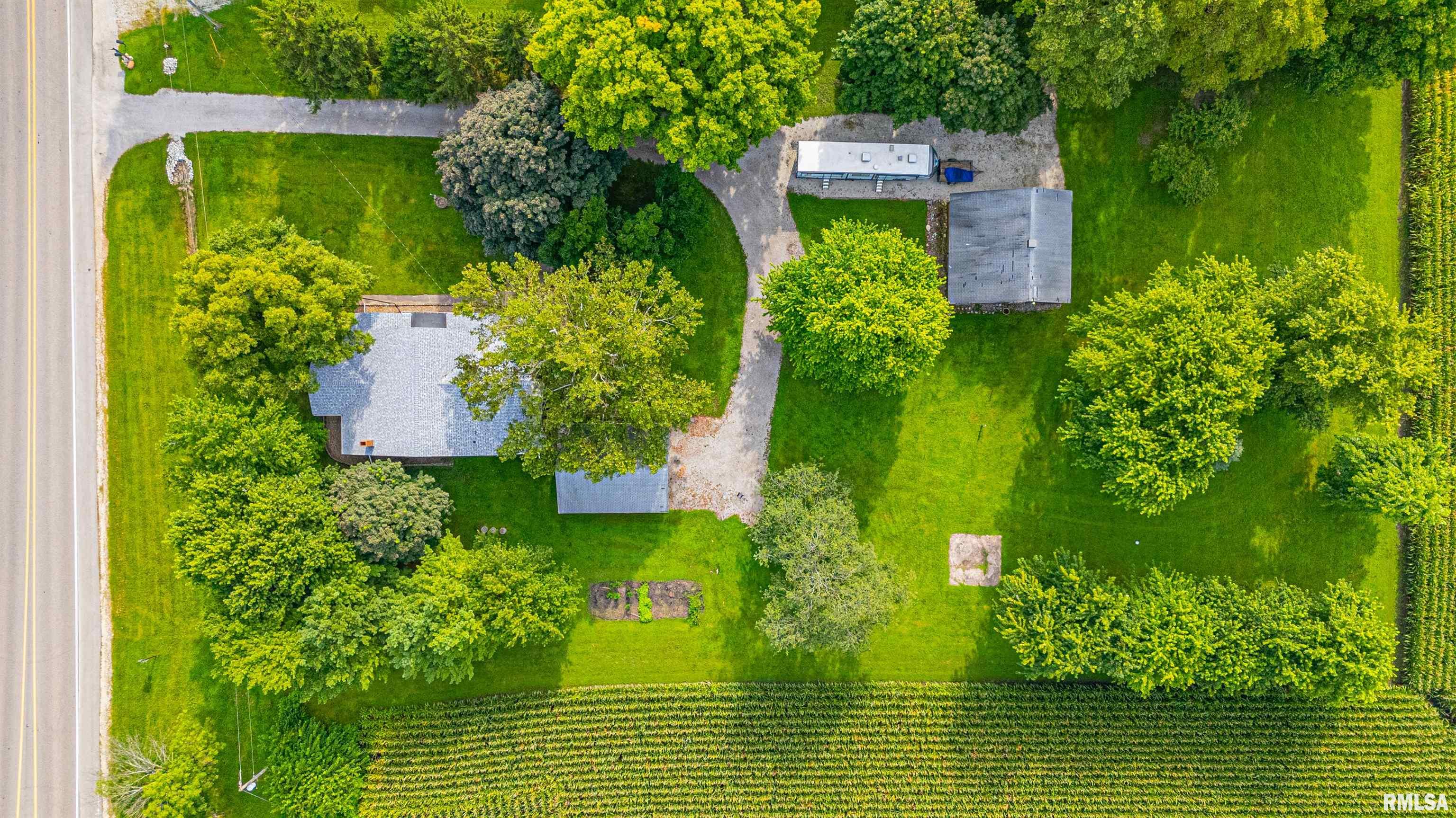 330 Kennedy Road Elkhart, IL 62634 - Photo 4 of 40 Gallery Image 4