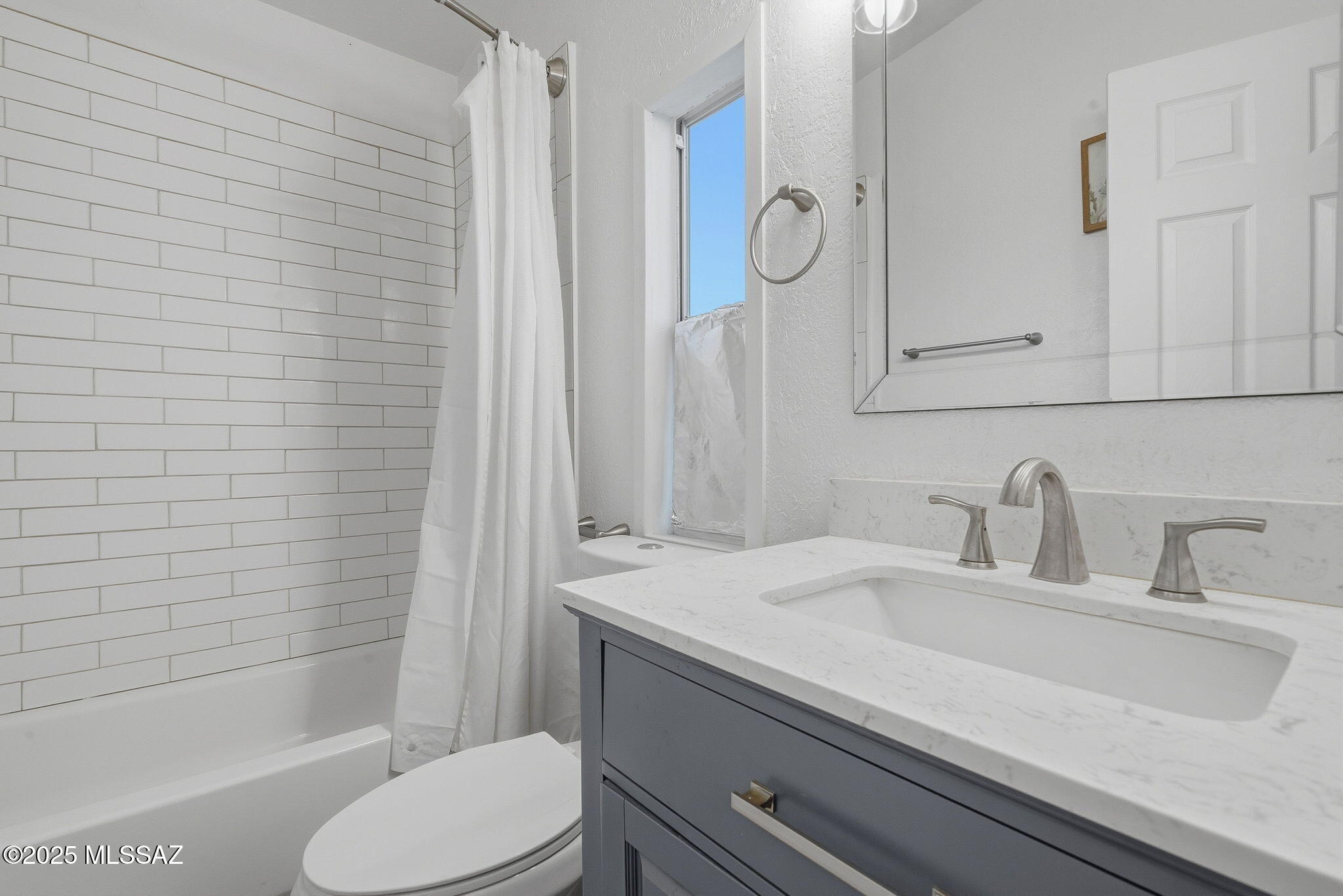 9740 North Running Back Way Marana, AZ 85653 - Photo 23 of 34 3rd full bathroom