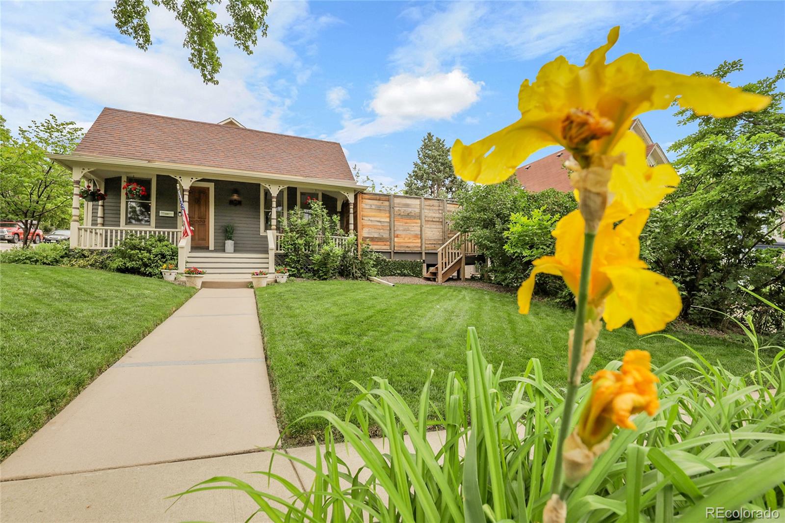 503 15th Street Golden, CO 80401 - Photo 27 of 30 a front view of house with a garden