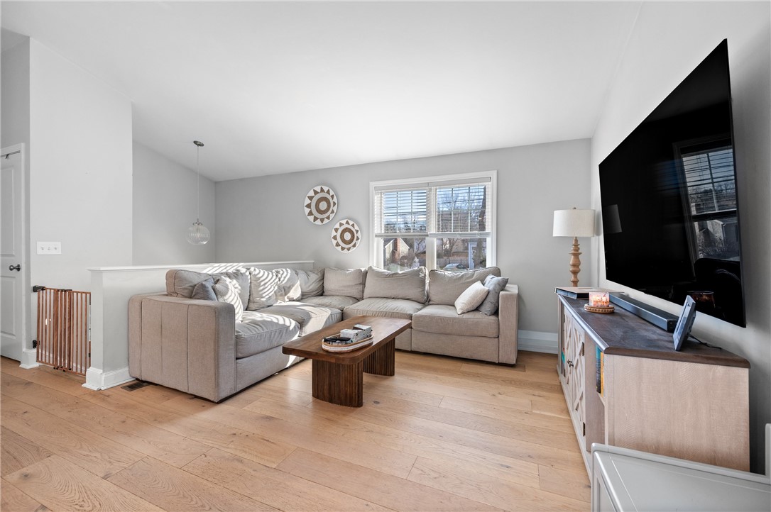 43 Beaver Avenue Warwick, RI 02889 - Photo 17 of 28