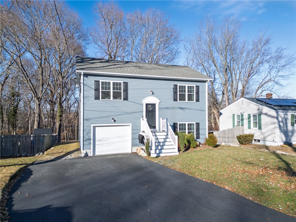 43 Beaver Avenue Warwick, RI 02889 - Photo 2 of 28