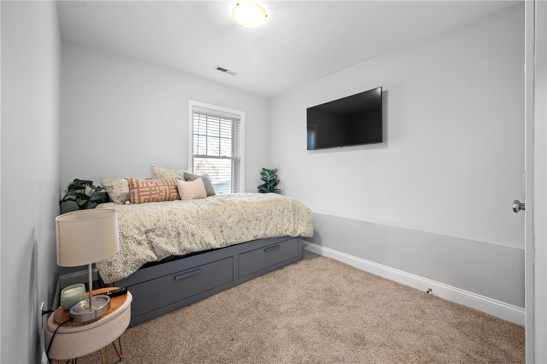 43 Beaver Avenue Warwick, RI 02889 - Photo 25 of 28