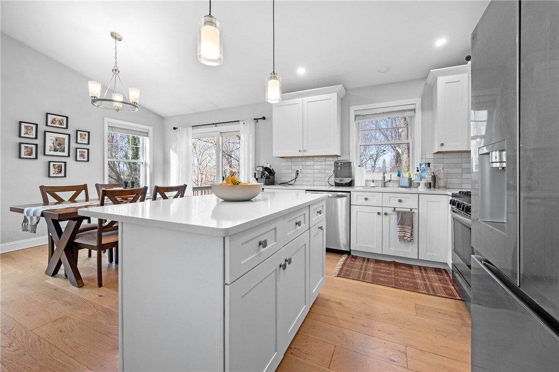 43 Beaver Avenue Warwick, RI 02889 - Photo 6 of 28