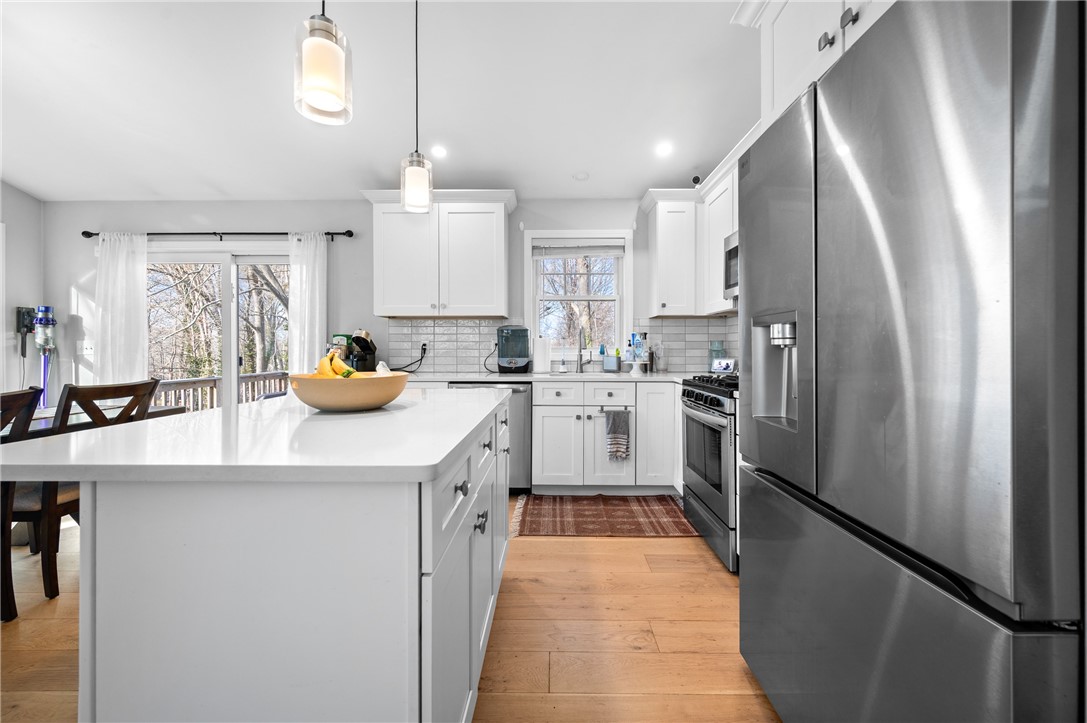 43 Beaver Avenue Warwick, RI 02889 - Photo 7 of 28