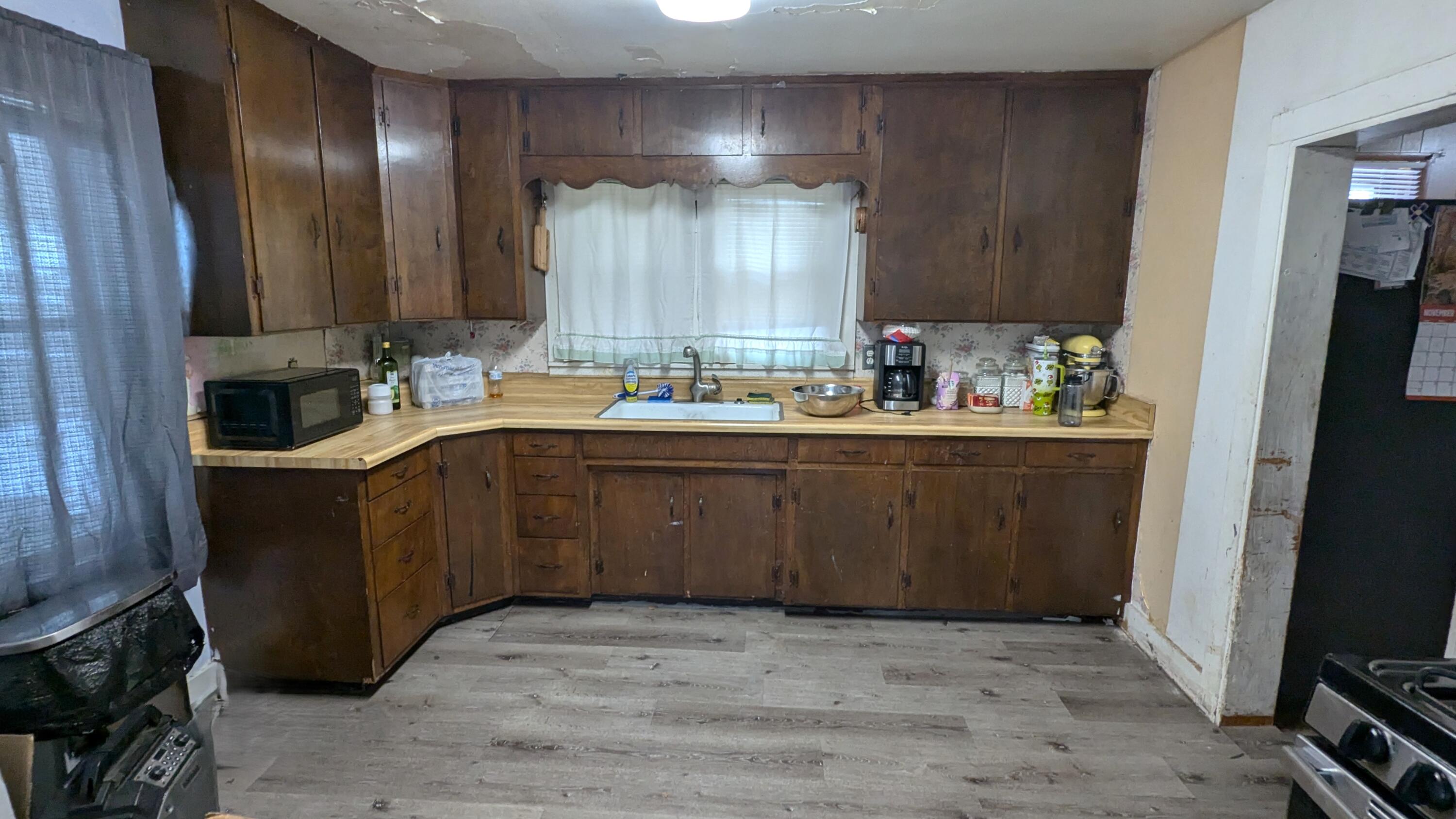 511 Maple Street Three Rivers, MI 49093 - Photo 5 of 15 Kitchen