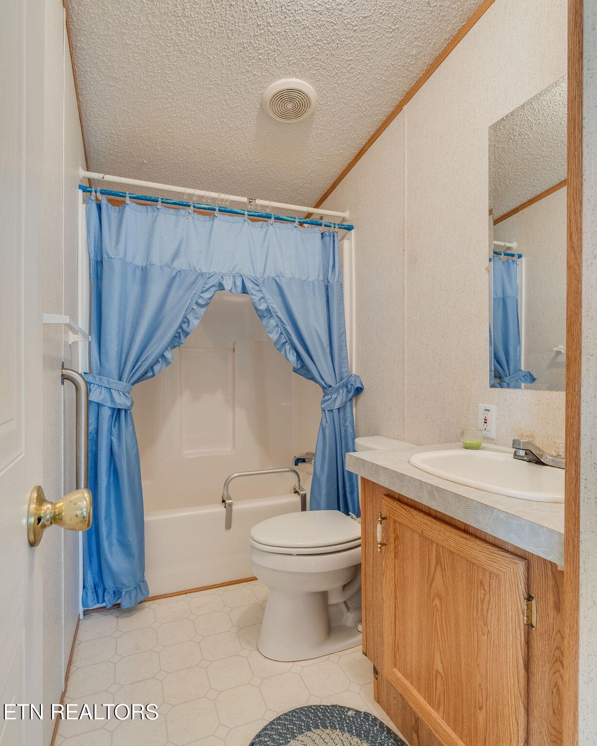 1983 Oasis Road Bulls Gap, TN 37711 - Photo 21 of 24 Hall Bath