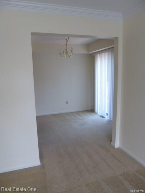 304 Meadow Bridge Drive, Unit 80 Rochester, MI 48307 - Photo 4 of 11 Dining Room