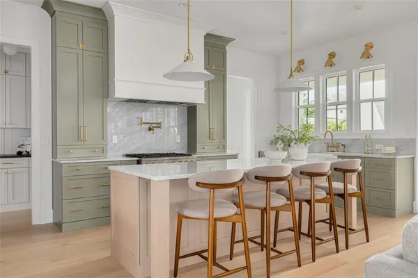 $1,750,000 | 1420 14th Street North, St. Petersburg, FL 33704