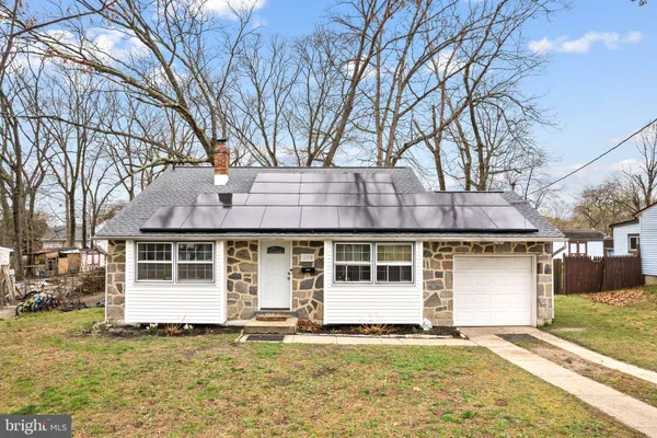 $325,000 | 208 Sussex Drive, Lindenwold, NJ 08021