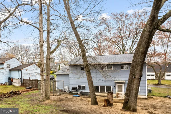 $325,000 | 208 Sussex Drive, Lindenwold, NJ 08021