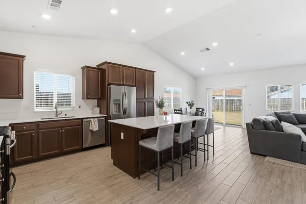 $495,000 | 6128 East Platt Avenue, Fresno, CA 93727
