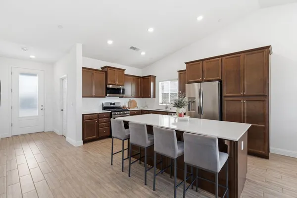 $495,000 | 6128 East Platt Avenue, Fresno, CA 93727