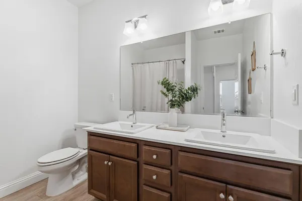 $495,000 | 6128 East Platt Avenue, Fresno, CA 93727