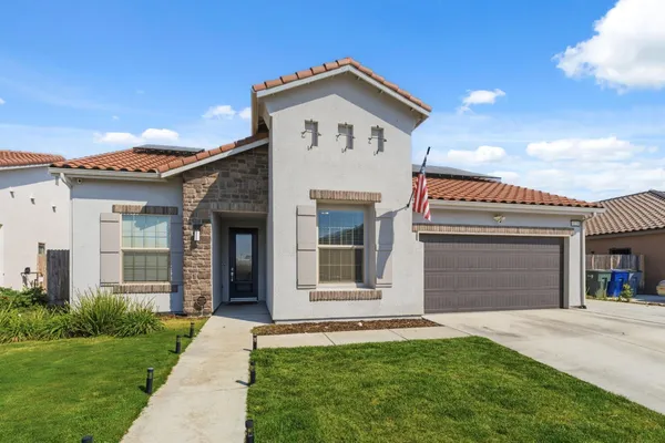 $495,000 | 6128 East Platt Avenue, Fresno, CA 93727