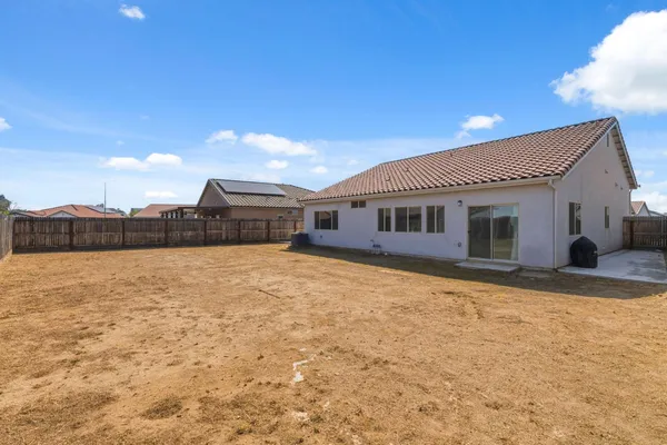 $495,000 | 6128 East Platt Avenue, Fresno, CA 93727