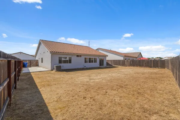 $495,000 | 6128 East Platt Avenue, Fresno, CA 93727