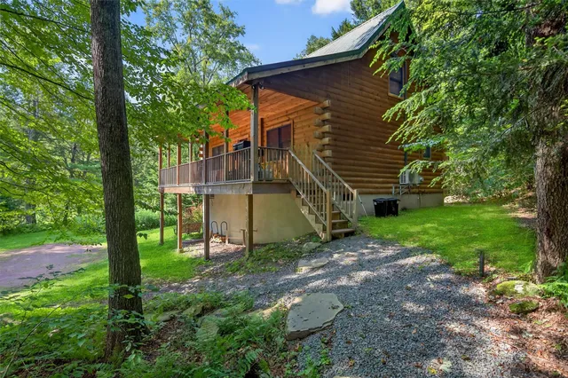 a view of an outdoor space