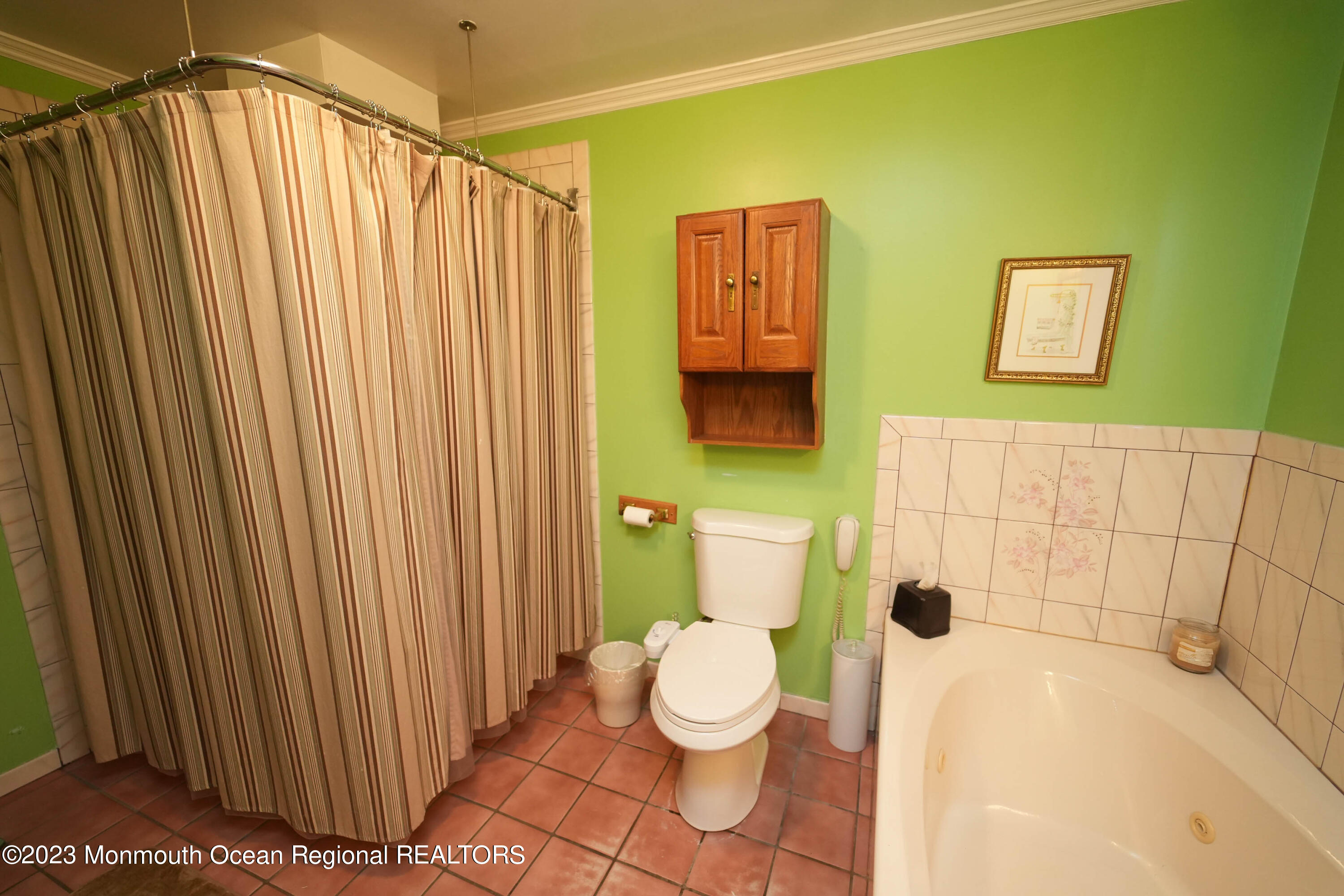 8 Leocadia Court Hazlet, NJ 07730 - Photo 32 of 46 8 Leocadia Ct-45